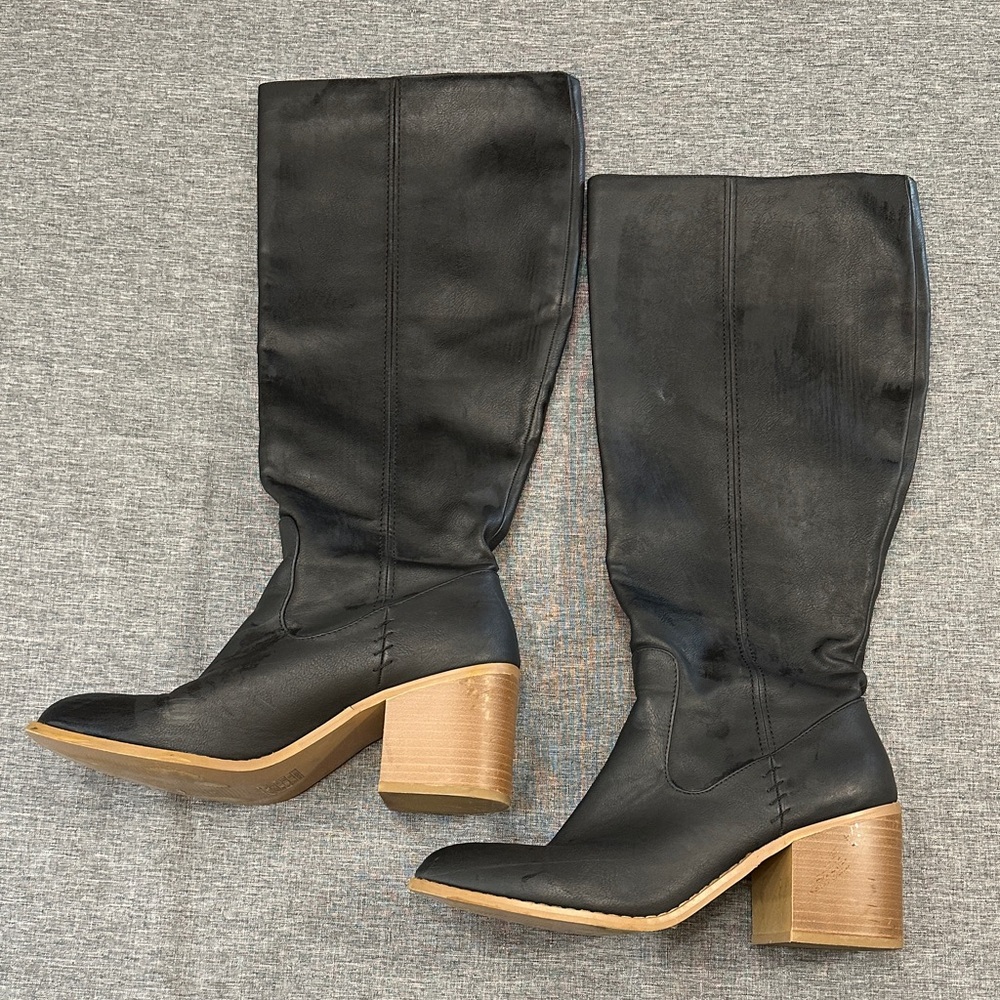 FOREVER 21 Faux-leather Heeled Boots with Tan Sole
